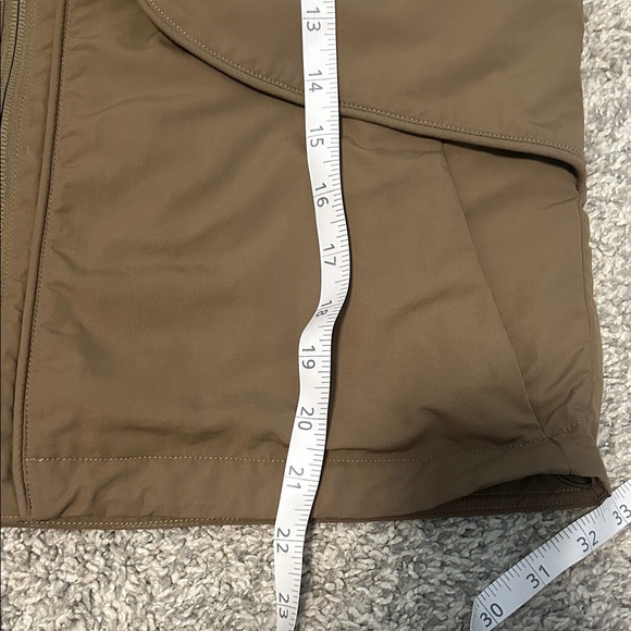 Lululemon always effortless rain jacket - Picture 13 of 13